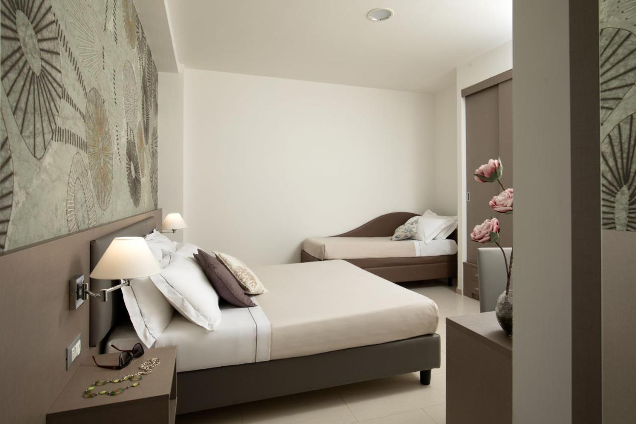 Hotel Miramare Latina Ngoại thất bức ảnh